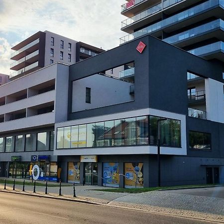 Q Apart Meta - Manufaktura, Klimatyzacja I Parking Gratis, Fv, Gwarancja Zadowolenia 우치 외부 사진